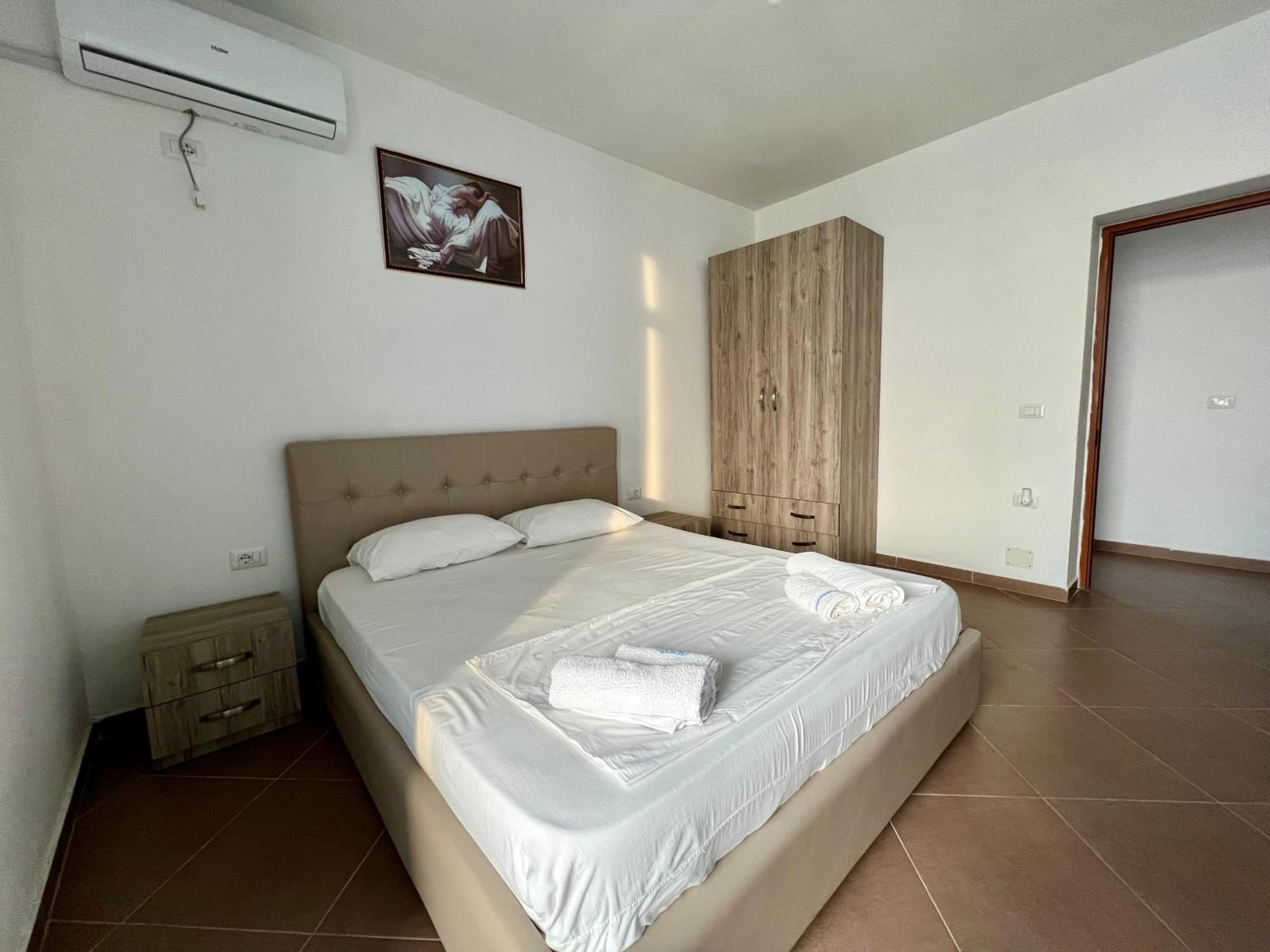 Redi'S Seaview Apartments Sarandë Exterior foto