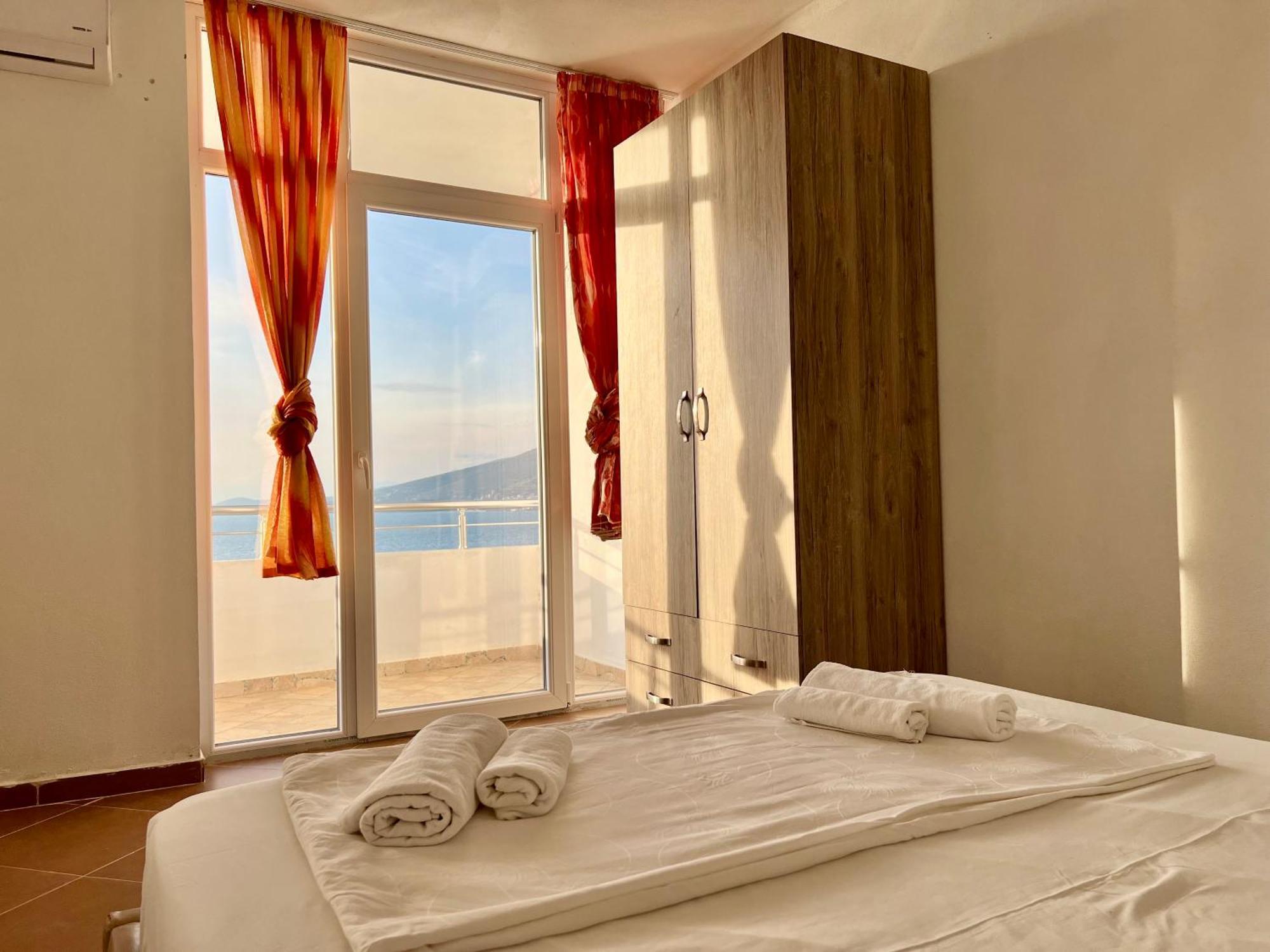 Redi'S Seaview Apartments Sarandë Exterior foto