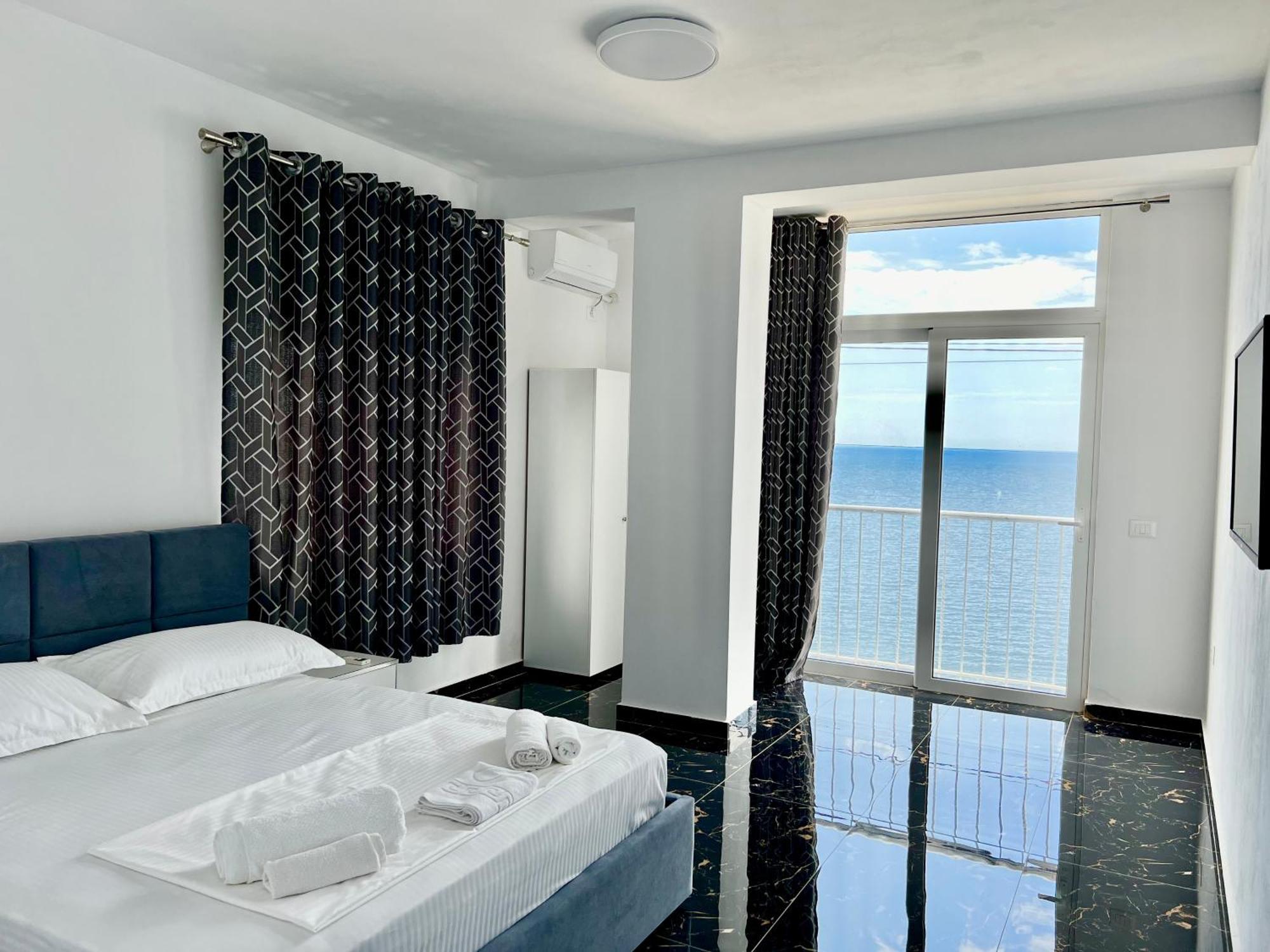 Redi'S Seaview Apartments Sarandë Exterior foto