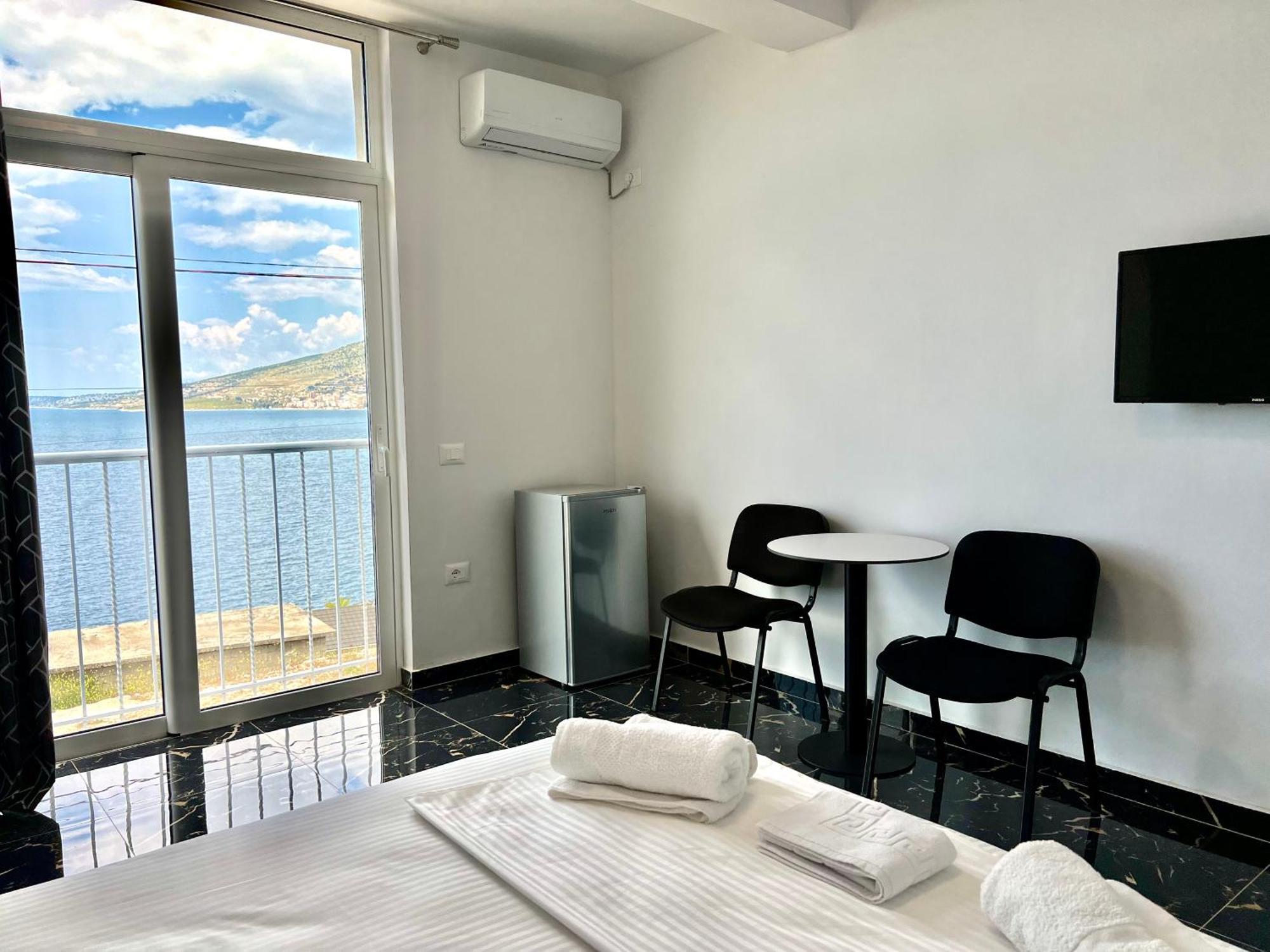 Redi'S Seaview Apartments Sarandë Exterior foto