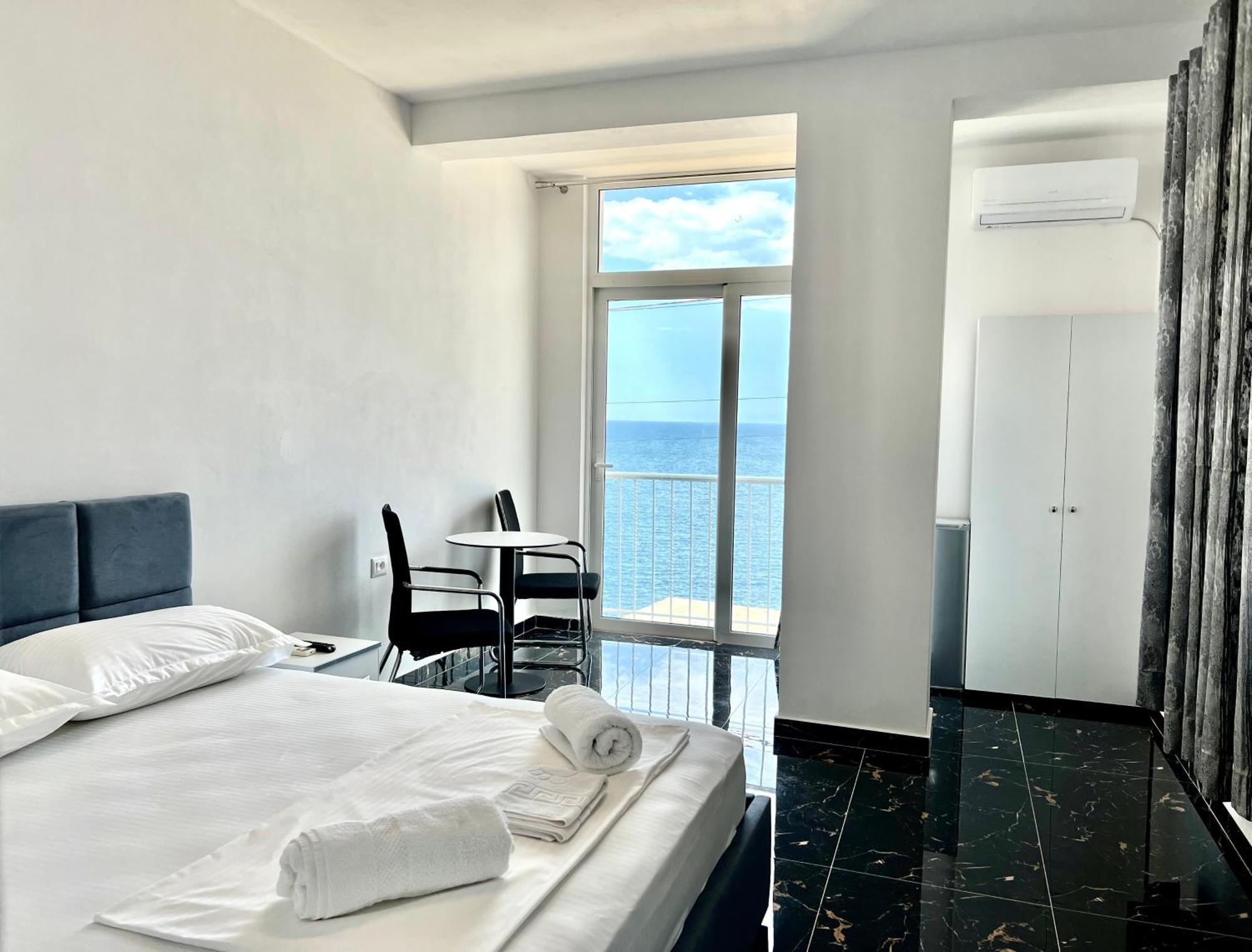 Redi'S Seaview Apartments Sarandë Exterior foto