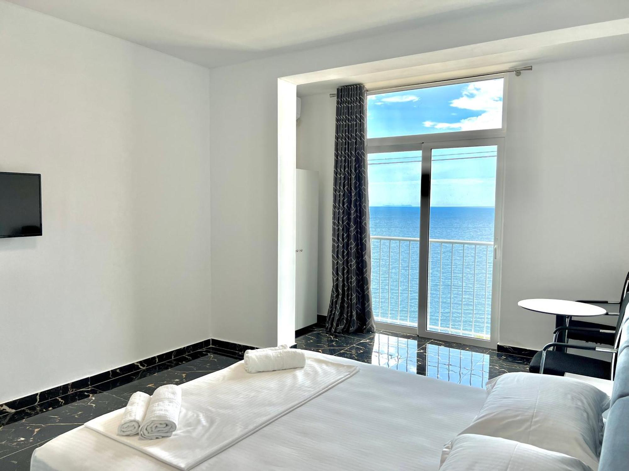 Redi'S Seaview Apartments Sarandë Exterior foto