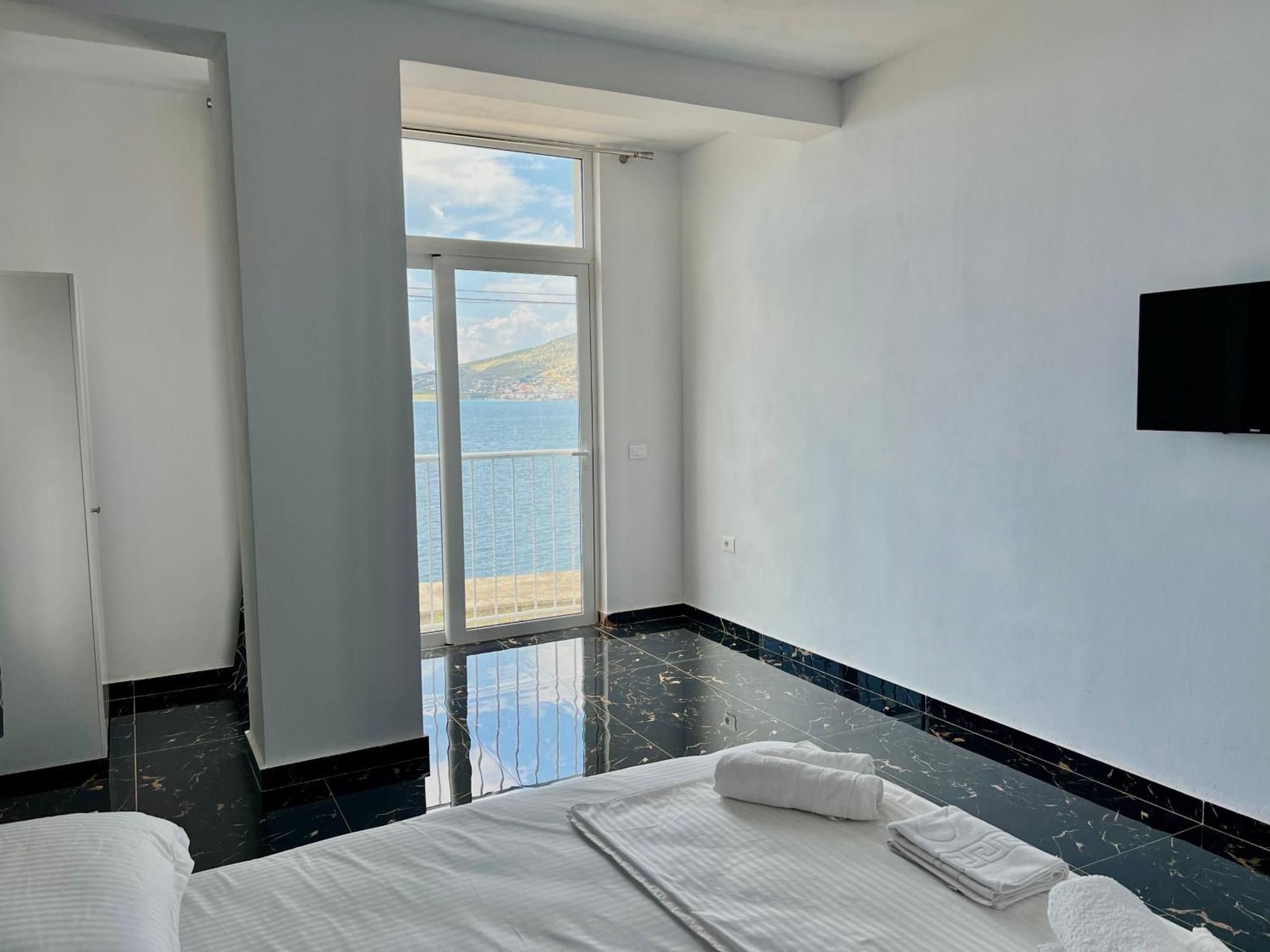 Redi'S Seaview Apartments Sarandë Exterior foto